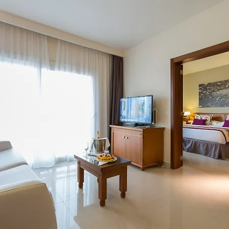 Grand Palladium Select Palace Ibiza מלון 5*