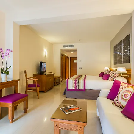 Grand Palladium Select Palace Ibiza פלאייה דן בוסה