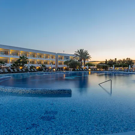 Grand Palladium Select Palace Ibiza פלאייה דן בוסה